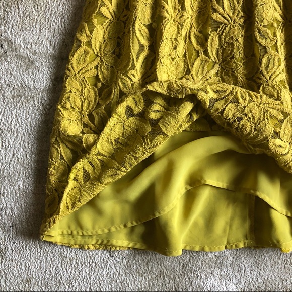 2010 UO Mustard Floral Dress - Picture 3 of 5